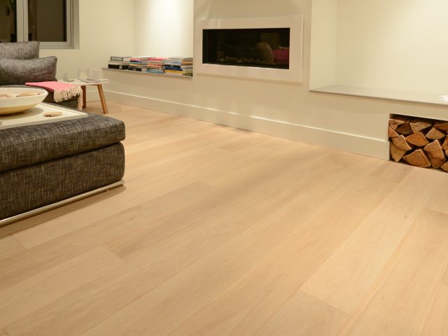 FQ-west-vancouver-oak-brushed-natural-chairo7